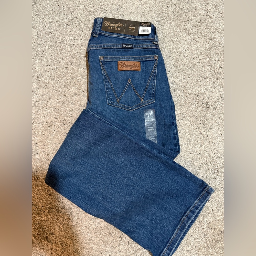 Women’s Wrangler retro boot cut jeans.